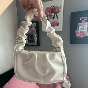 WHITE PURSE